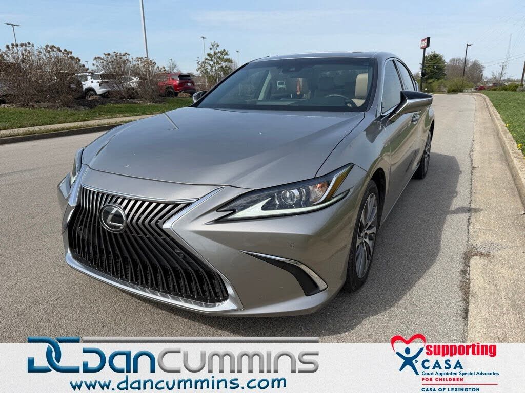 2019 LEXUS ES