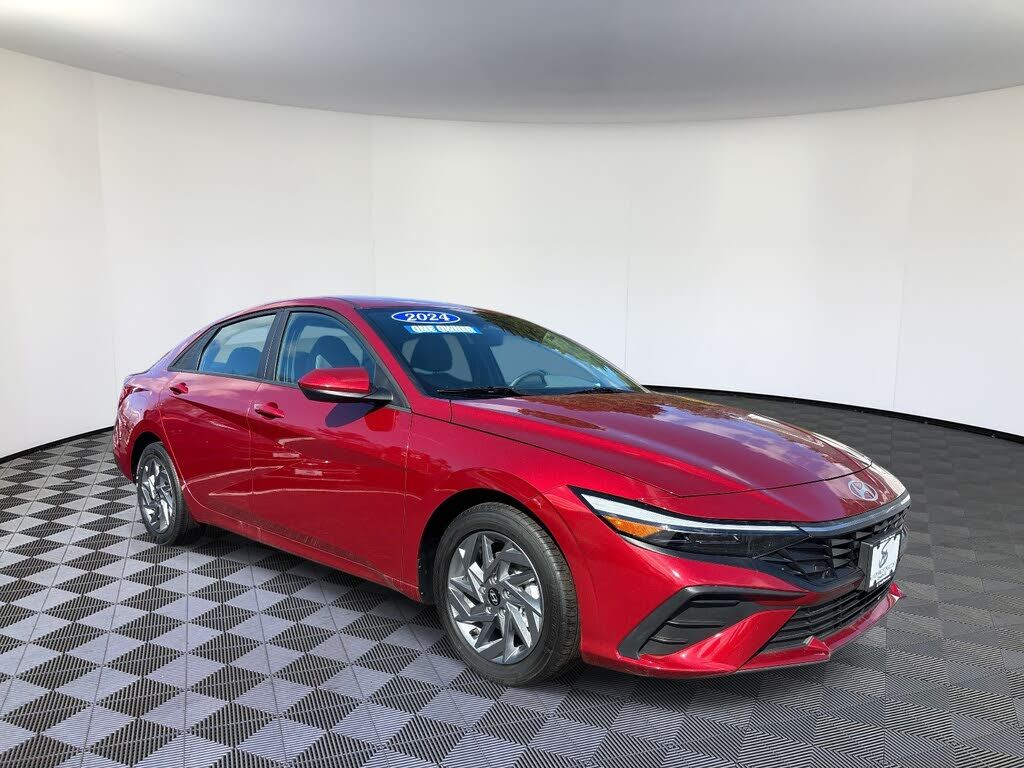 2024 HYUNDAI Elantra
