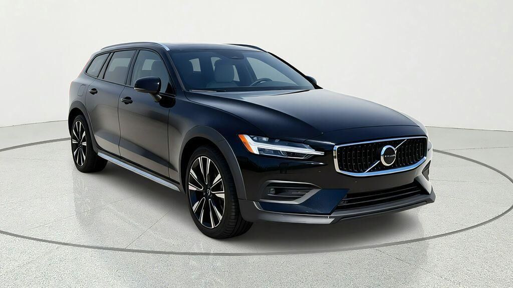 2024 VOLVO V60CC