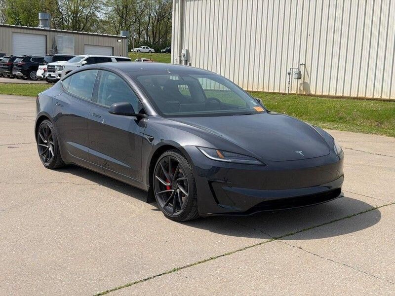 2024 TESLA Model 3