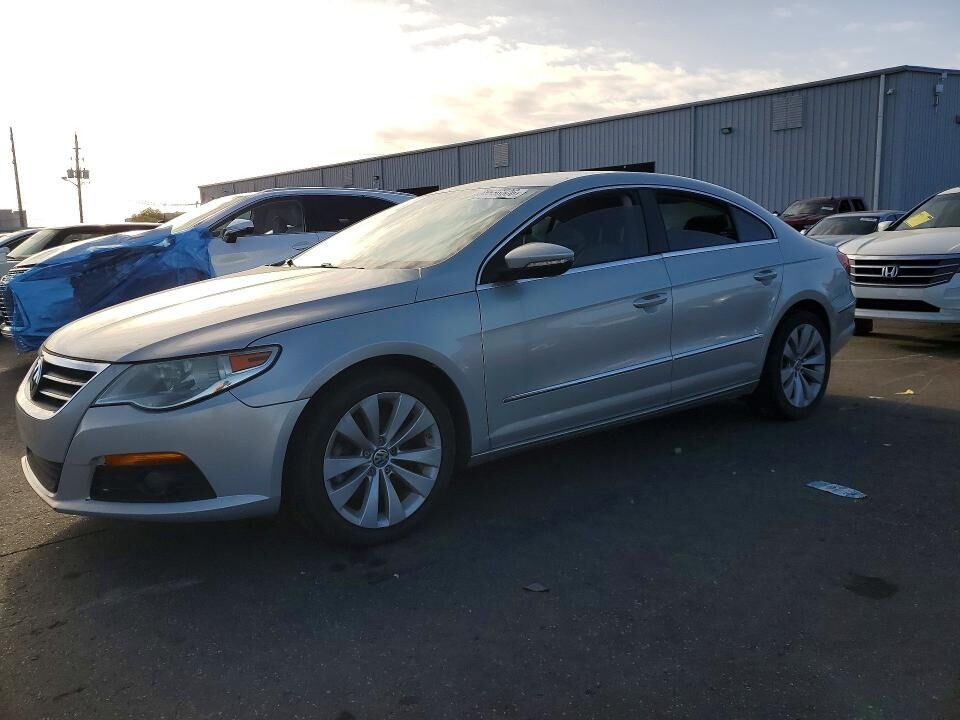 2010 VOLKSWAGEN Passat