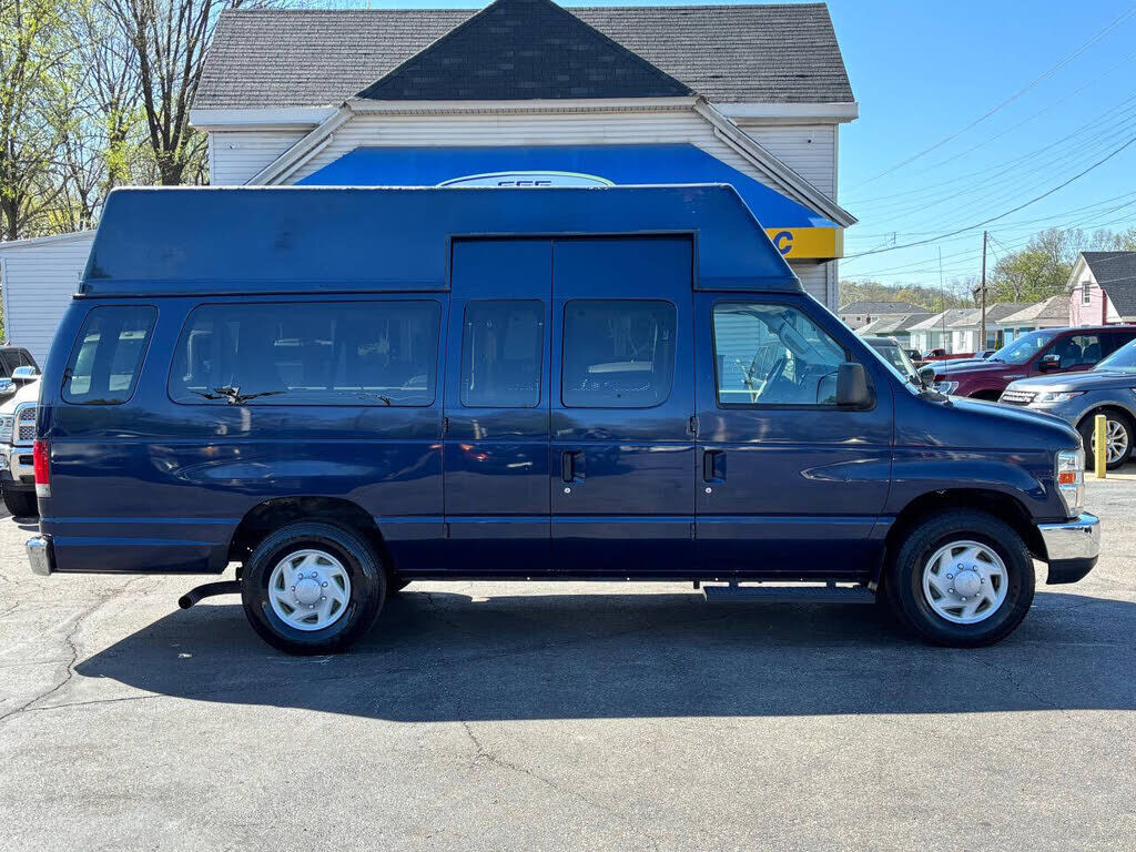 2009 FORD E-350