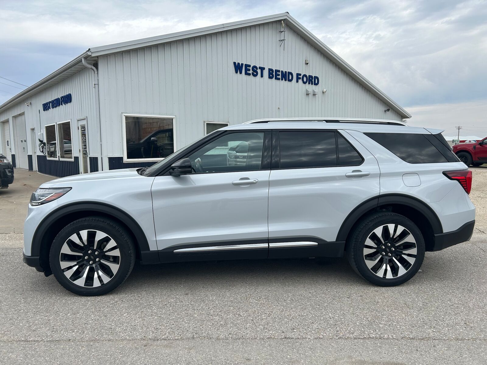 2025 FORD Explorer