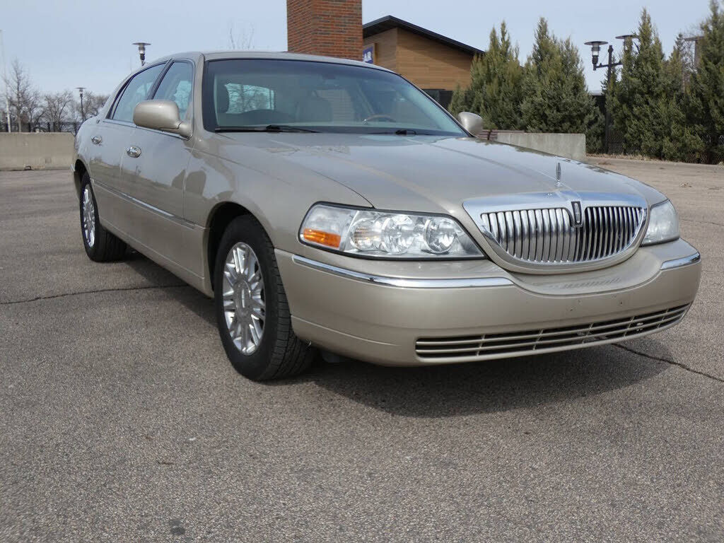 2008 LINCOLN Town Car