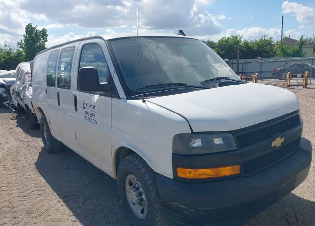 2020 CHEVROLET Express
