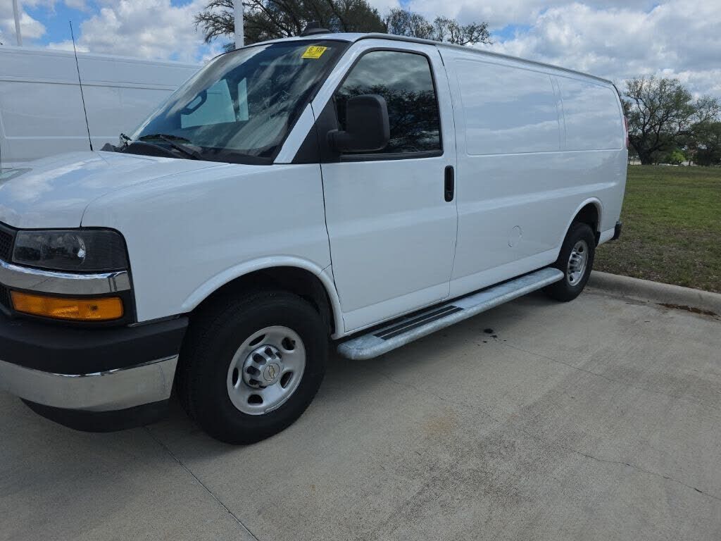 2024 CHEVROLET Express
