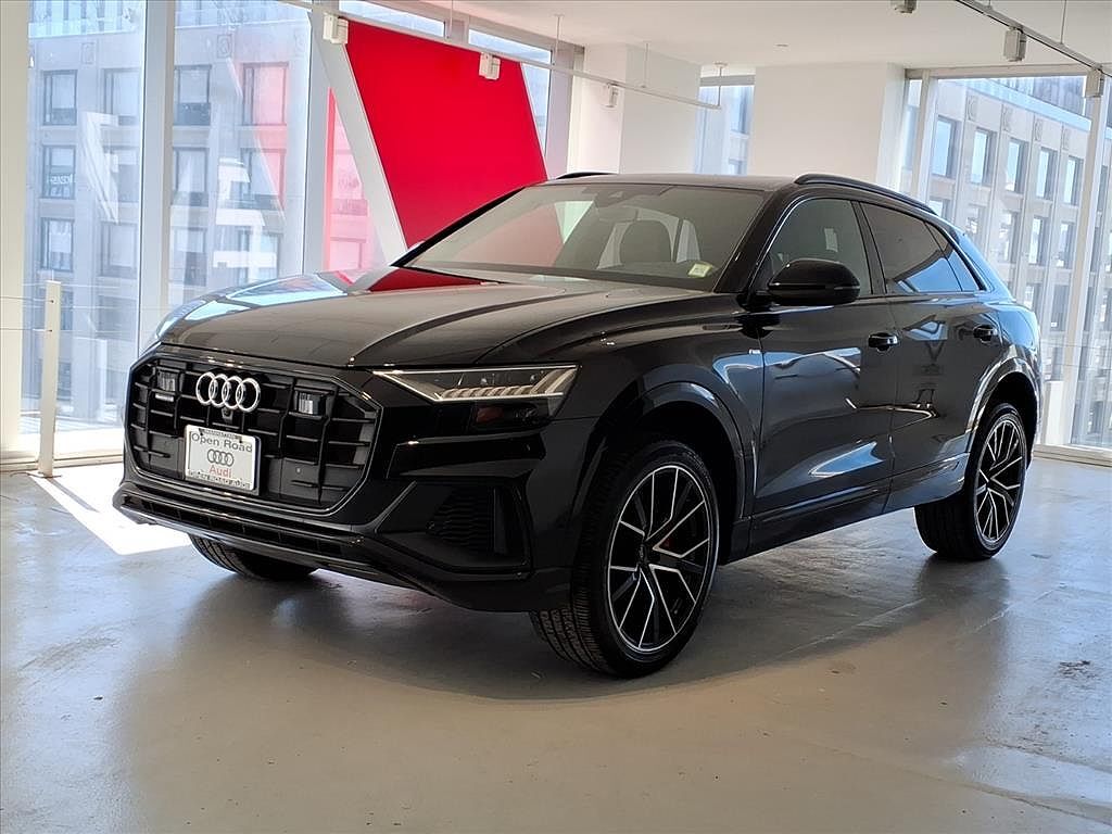 2023 AUDI Q8