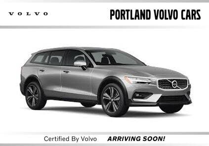 2025 VOLVO V60CC