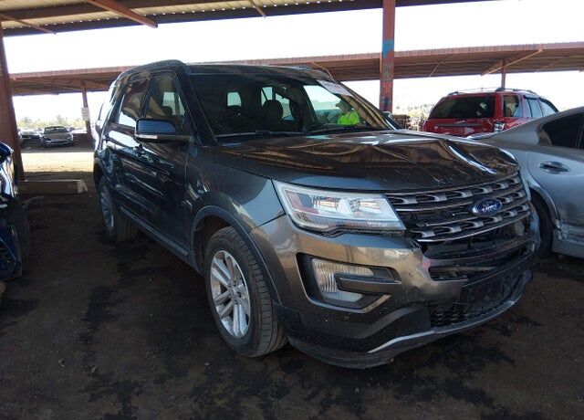 2017 FORD Explorer