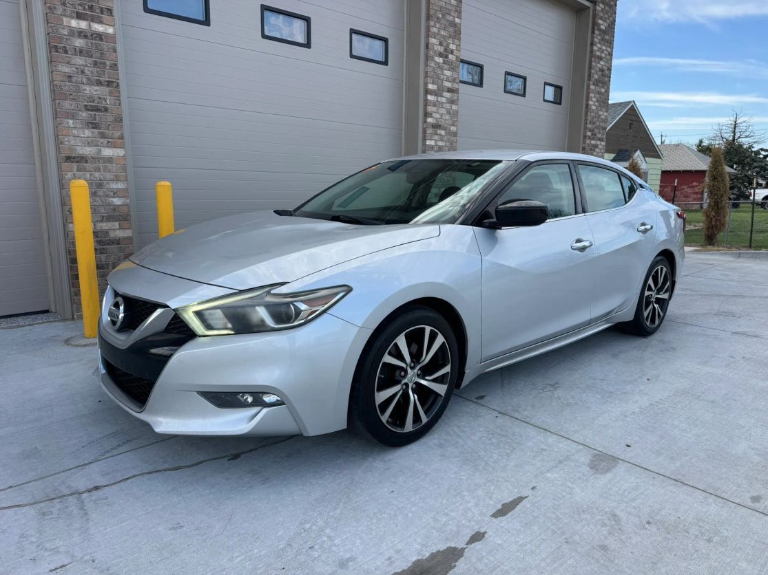 2016 NISSAN Maxima