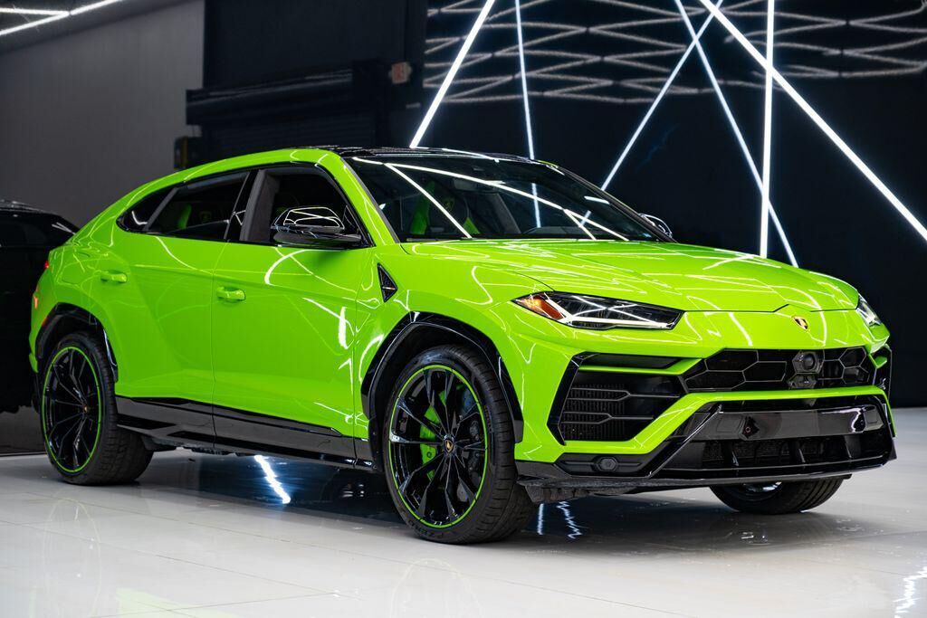 2021 LAMBORGHINI URUS