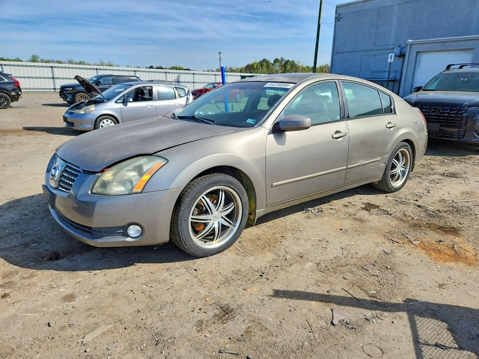 2005 NISSAN Maxima