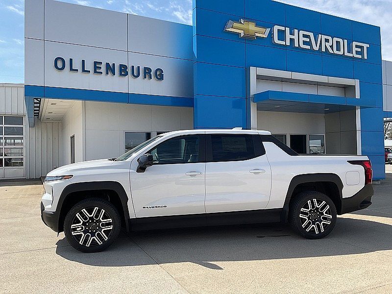 2026 CHEVROLET Silverado EV