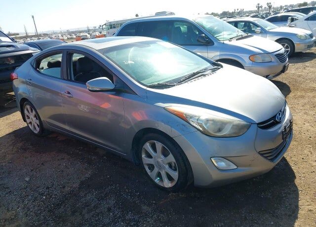 2013 HYUNDAI Elantra