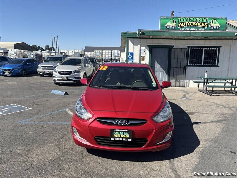2012 HYUNDAI Accent