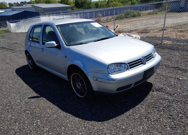 2003 VOLKSWAGEN Golf