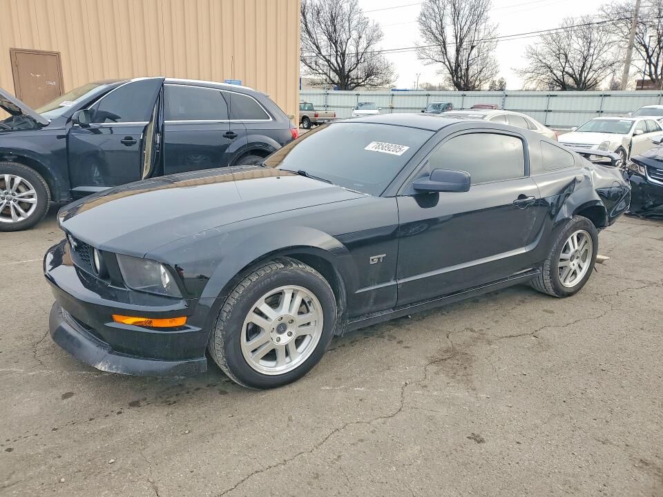 2005 FORD Mustang