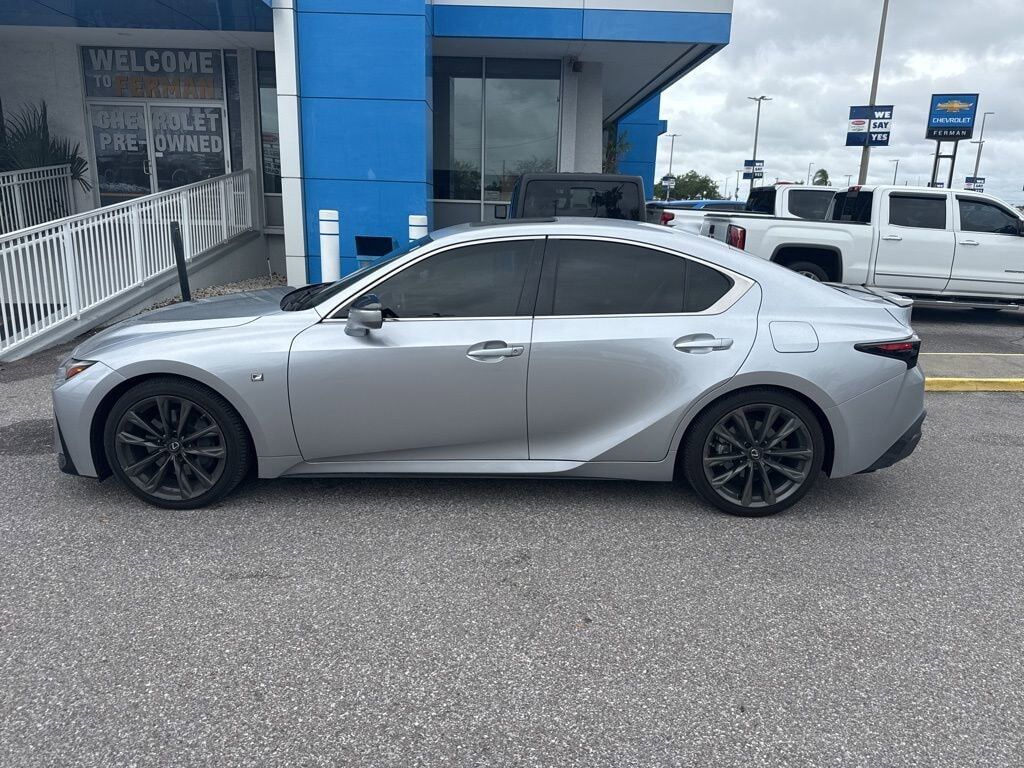2021 LEXUS IS