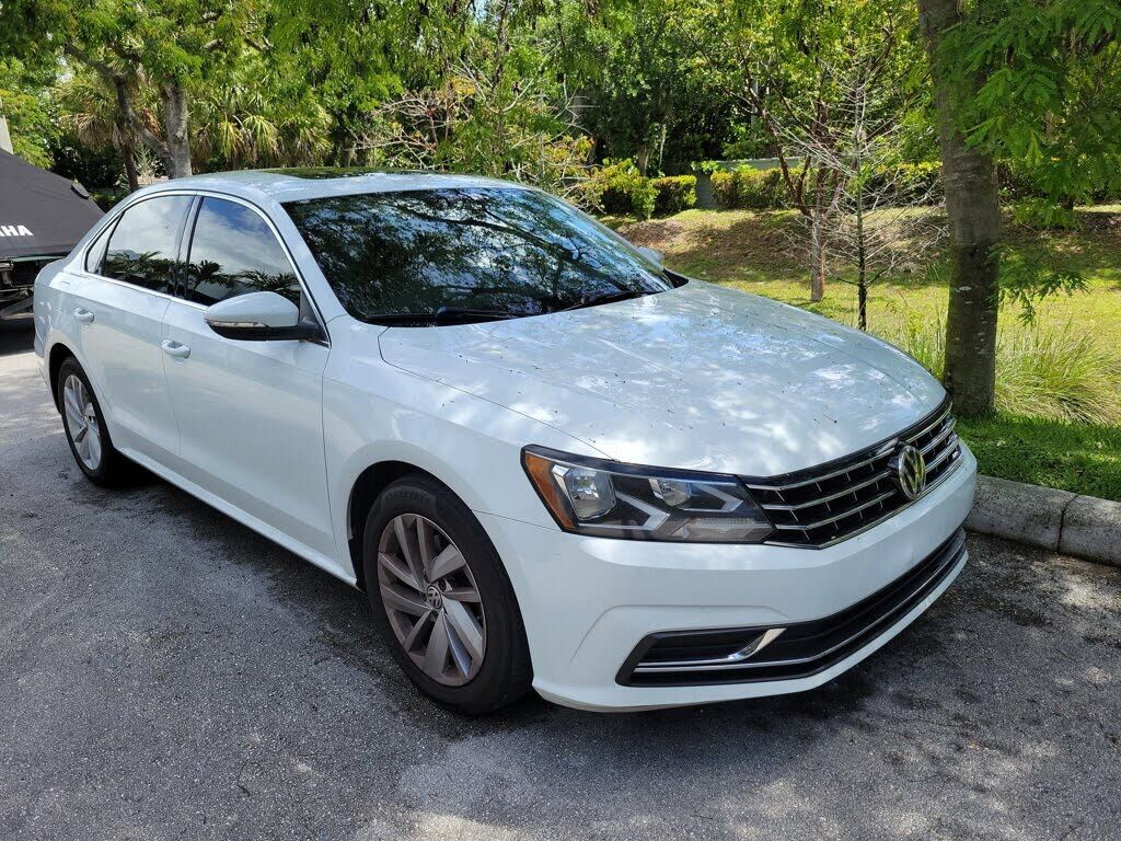2018 VOLKSWAGEN Passat