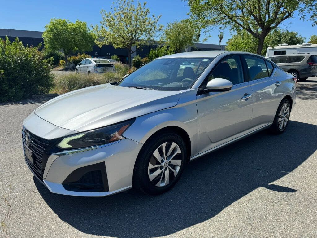 2023 NISSAN Altima