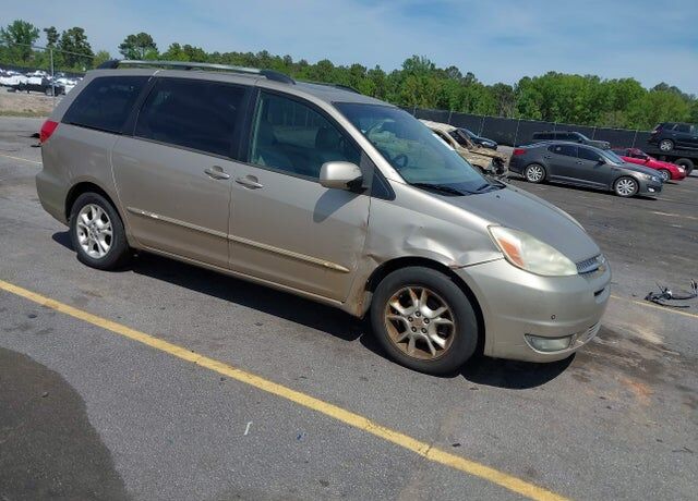 2004 TOYOTA Sienna