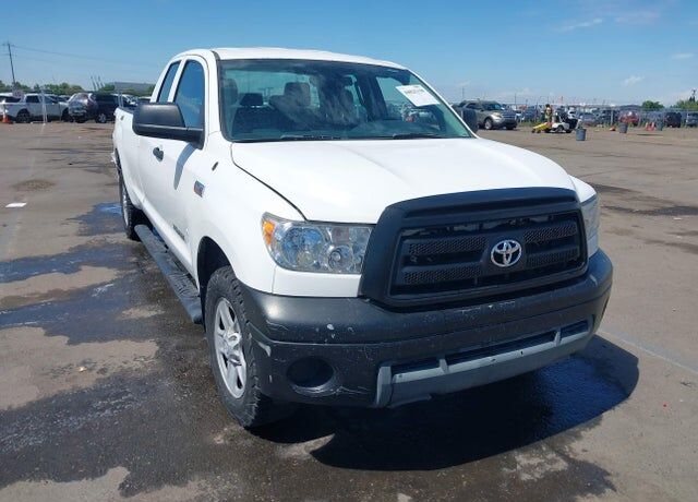 2013 TOYOTA Tundra