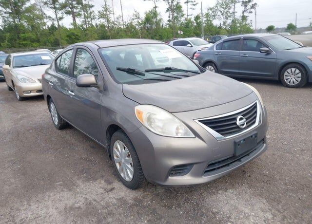 2012 NISSAN Versa