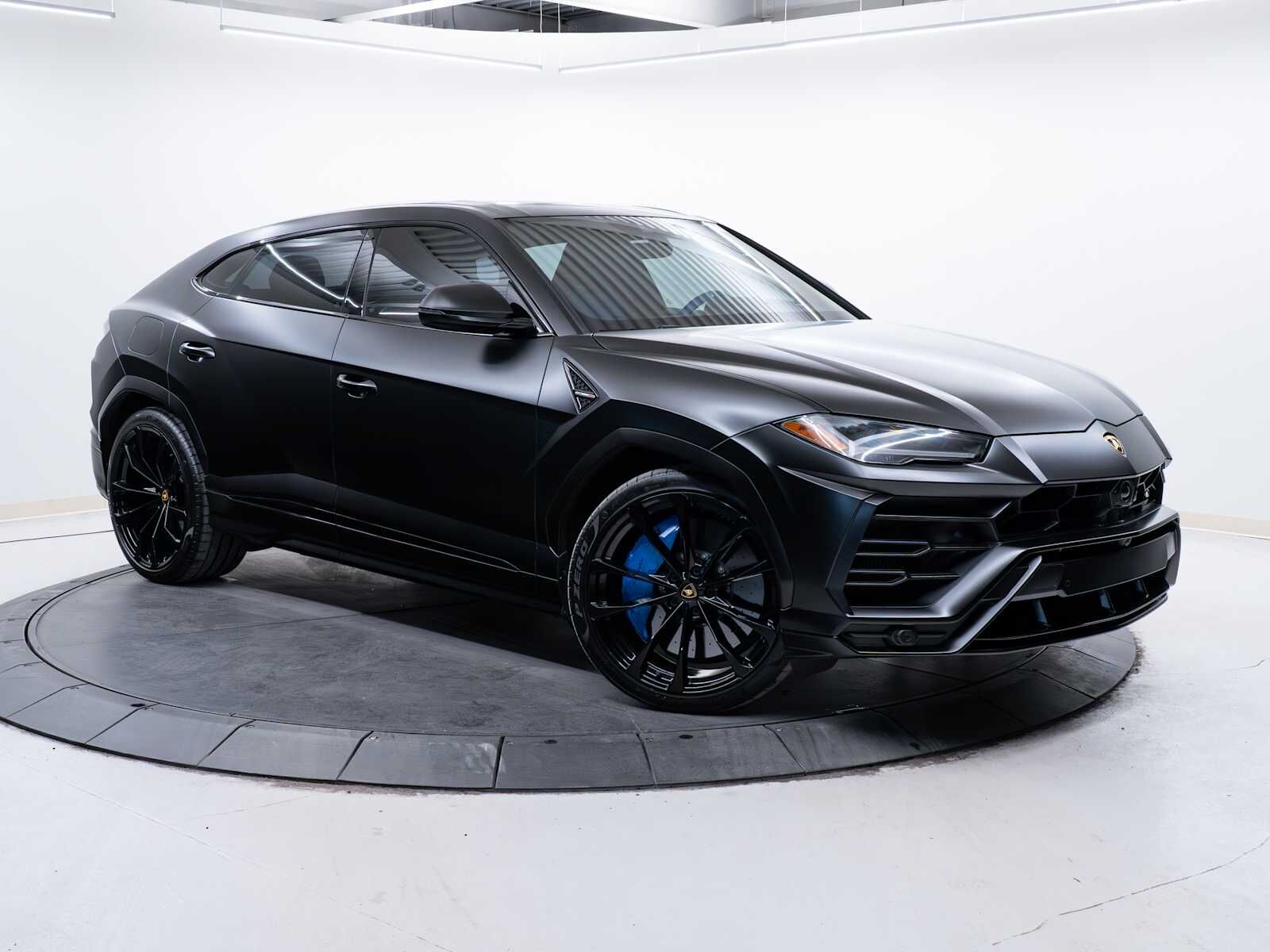 2021 LAMBORGHINI URUS