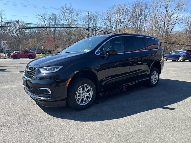 2025 CHRYSLER Pacifica