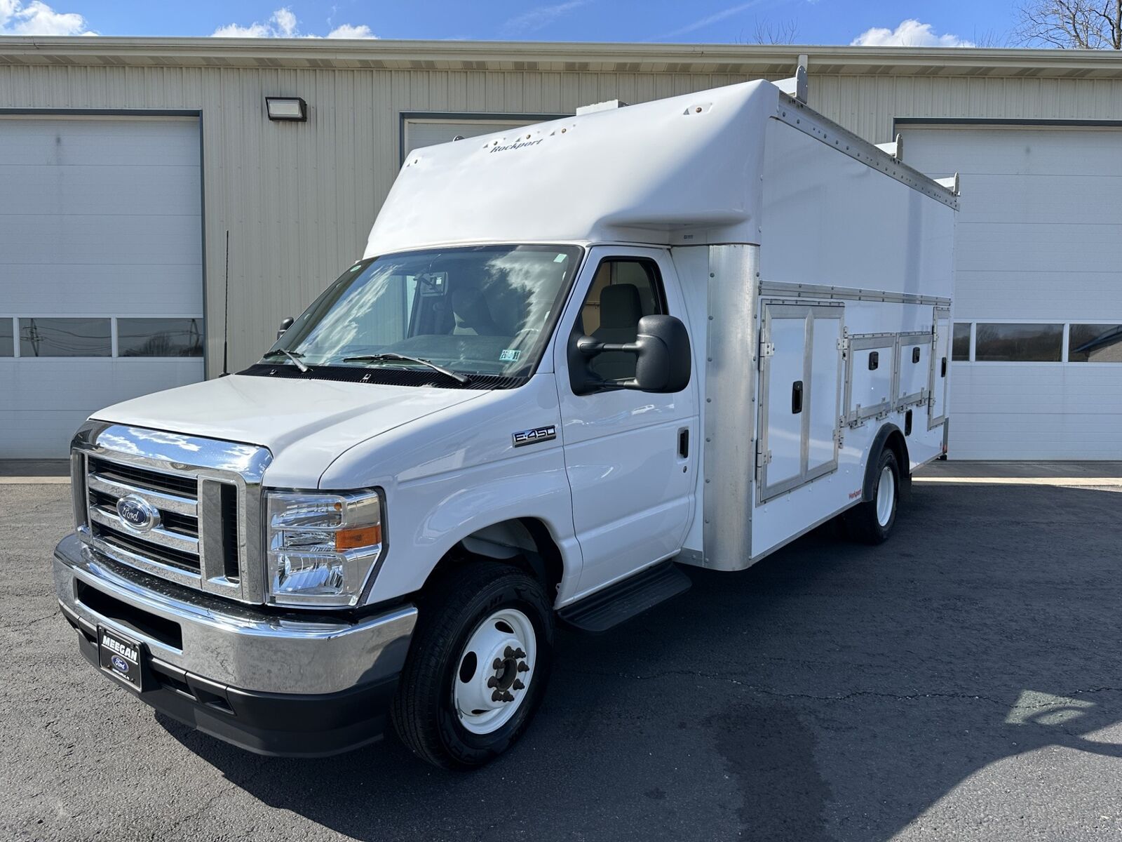 2024 FORD E-350