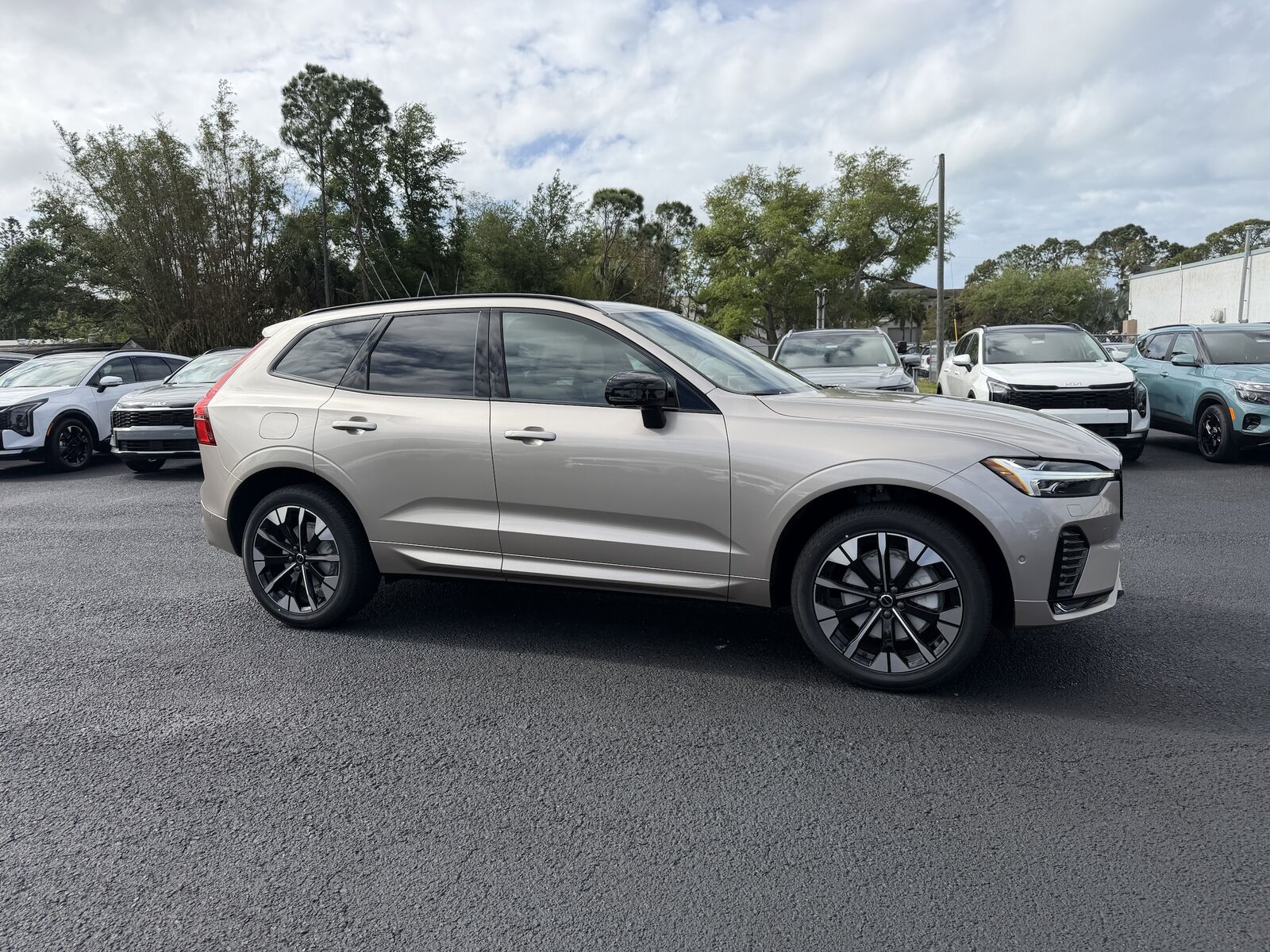 2026 VOLVO XC60