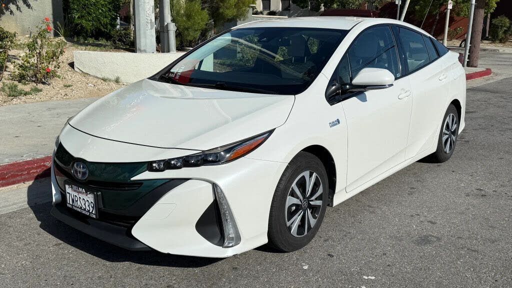 2017 TOYOTA Prius