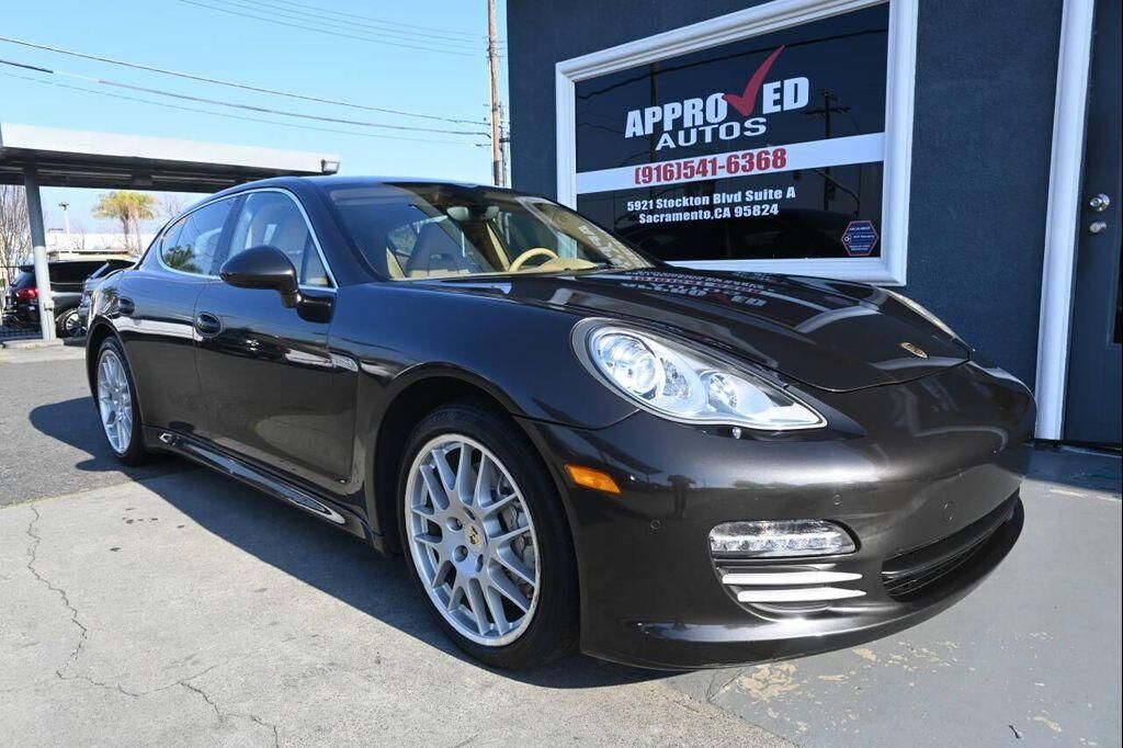 2010 PORSCHE Panamera
