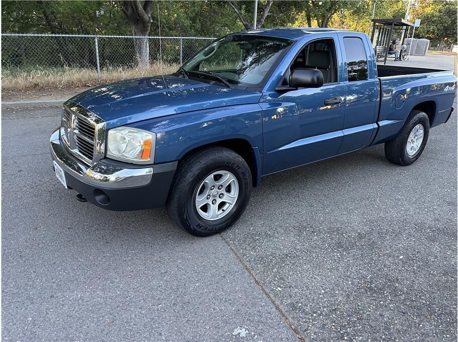 2005 DODGE Dakota