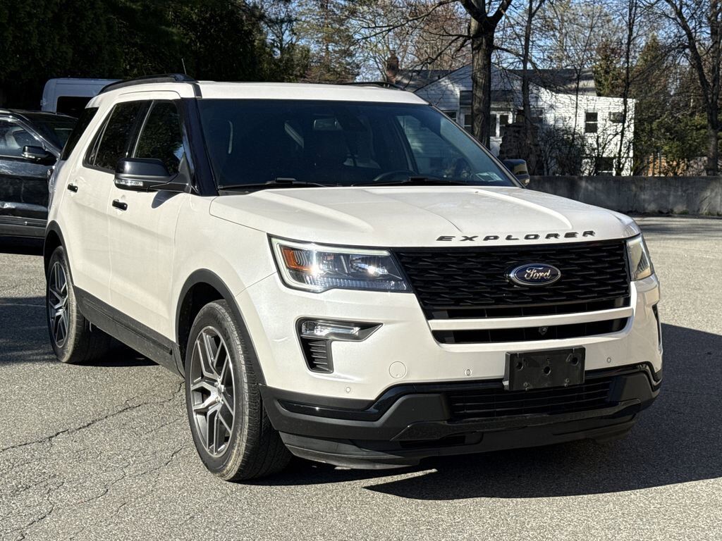 2018 FORD Explorer