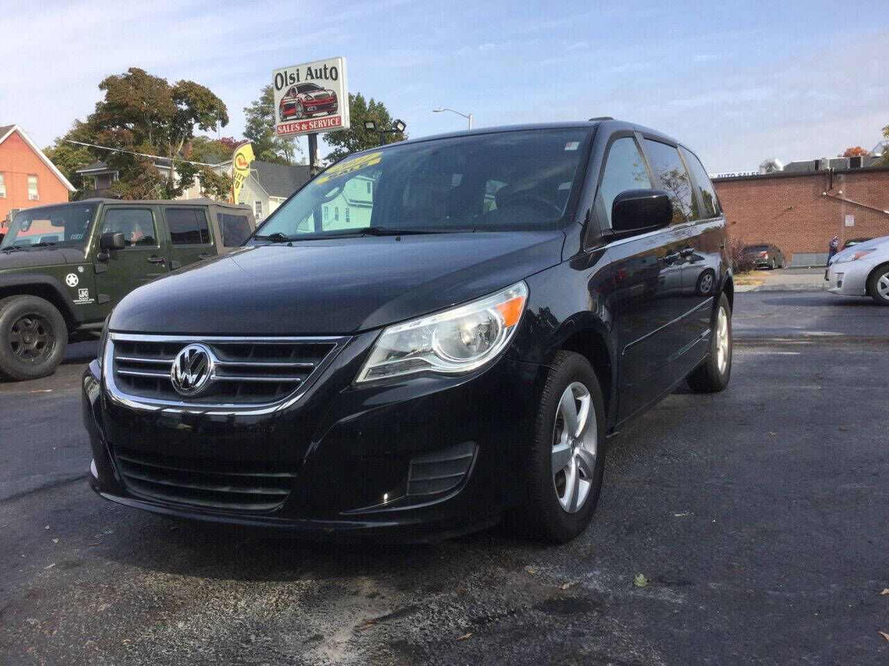 2011 VOLKSWAGEN Routan