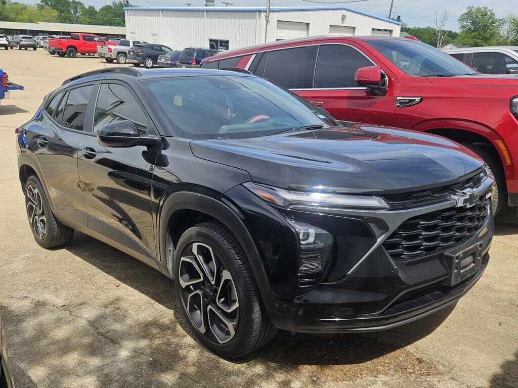 2025 CHEVROLET Trax