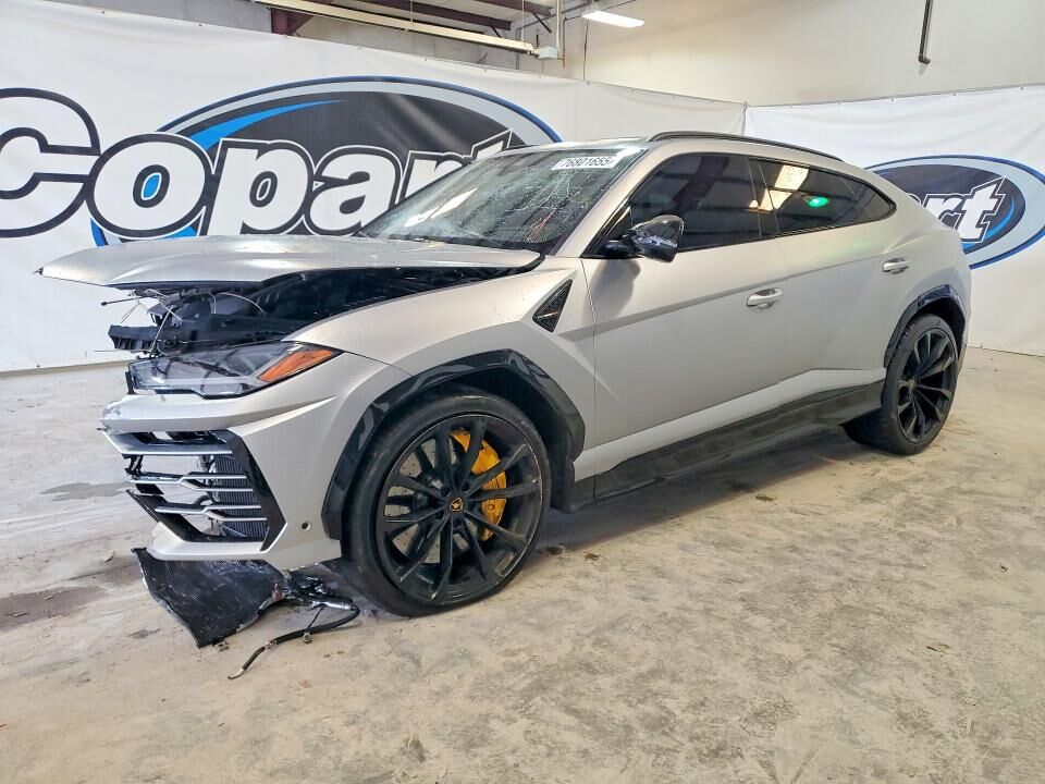 2021 LAMBORGHINI URUS