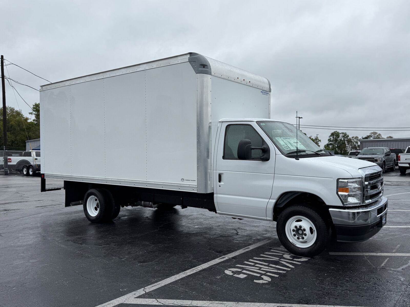 2026 FORD E-450