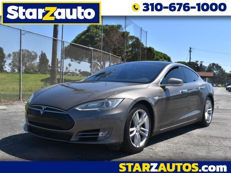 2015 TESLA Model S