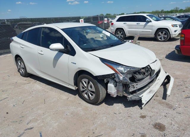 2016 TOYOTA PRIUS