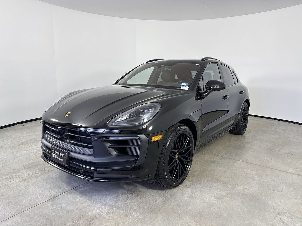 2022 PORSCHE Macan