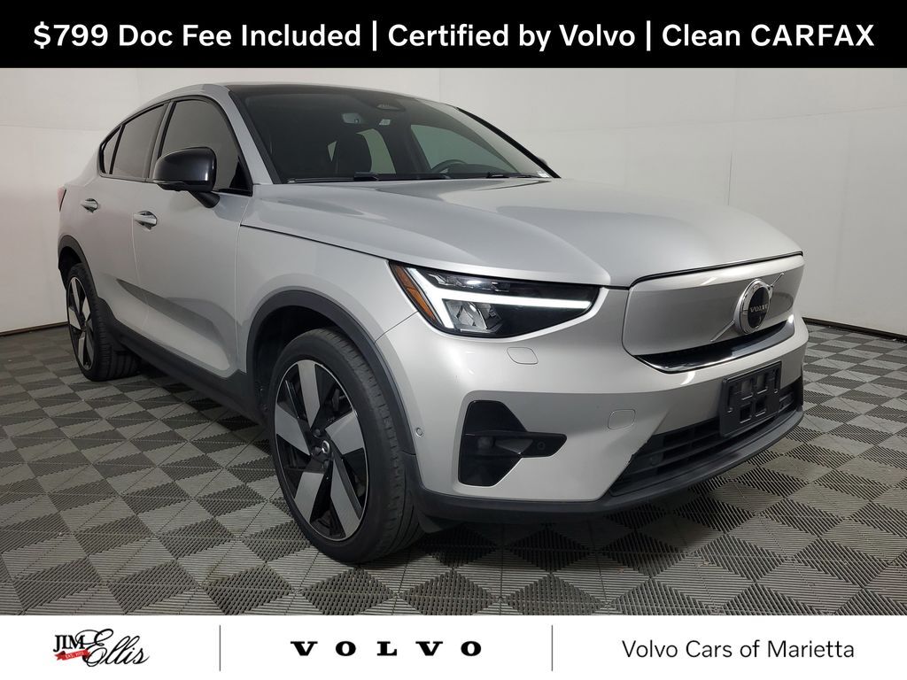 2023 VOLVO C40