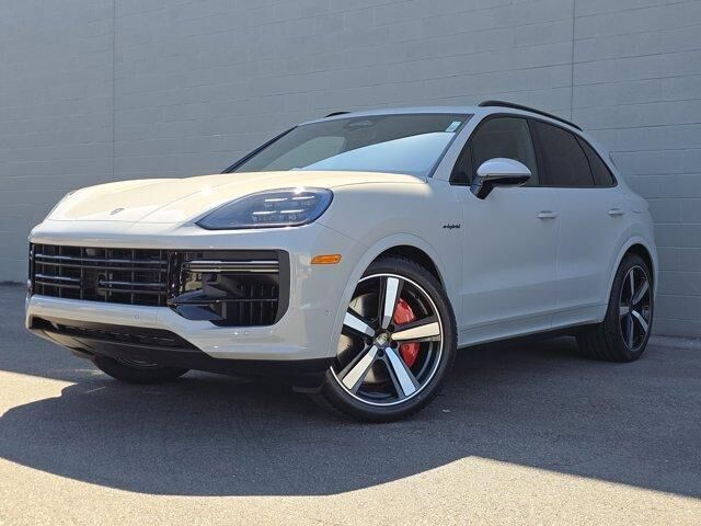 2026 PORSCHE Cayenne