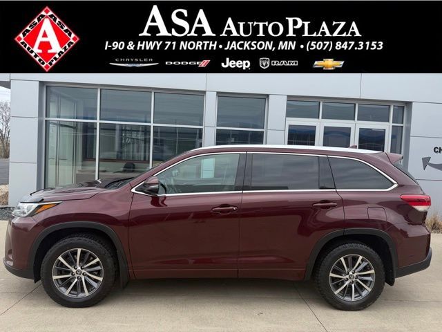 2017 TOYOTA Highlander