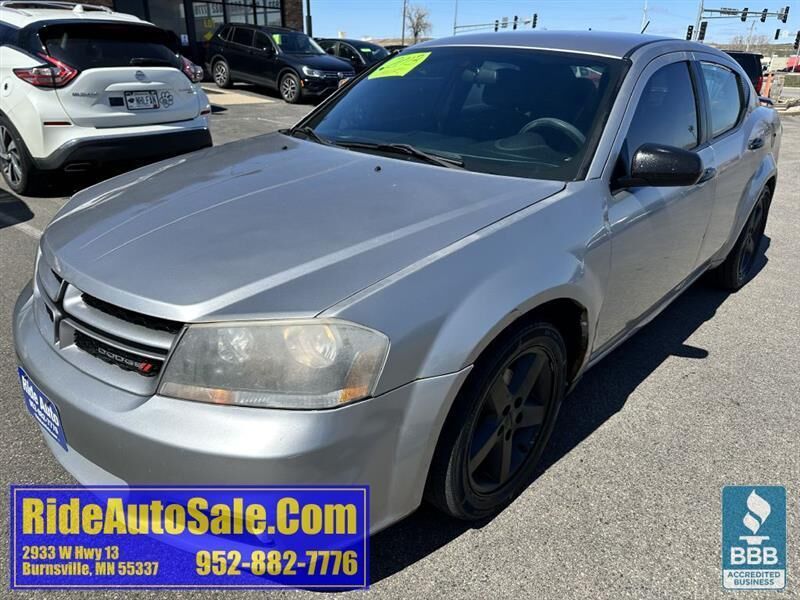 2013 DODGE Avenger