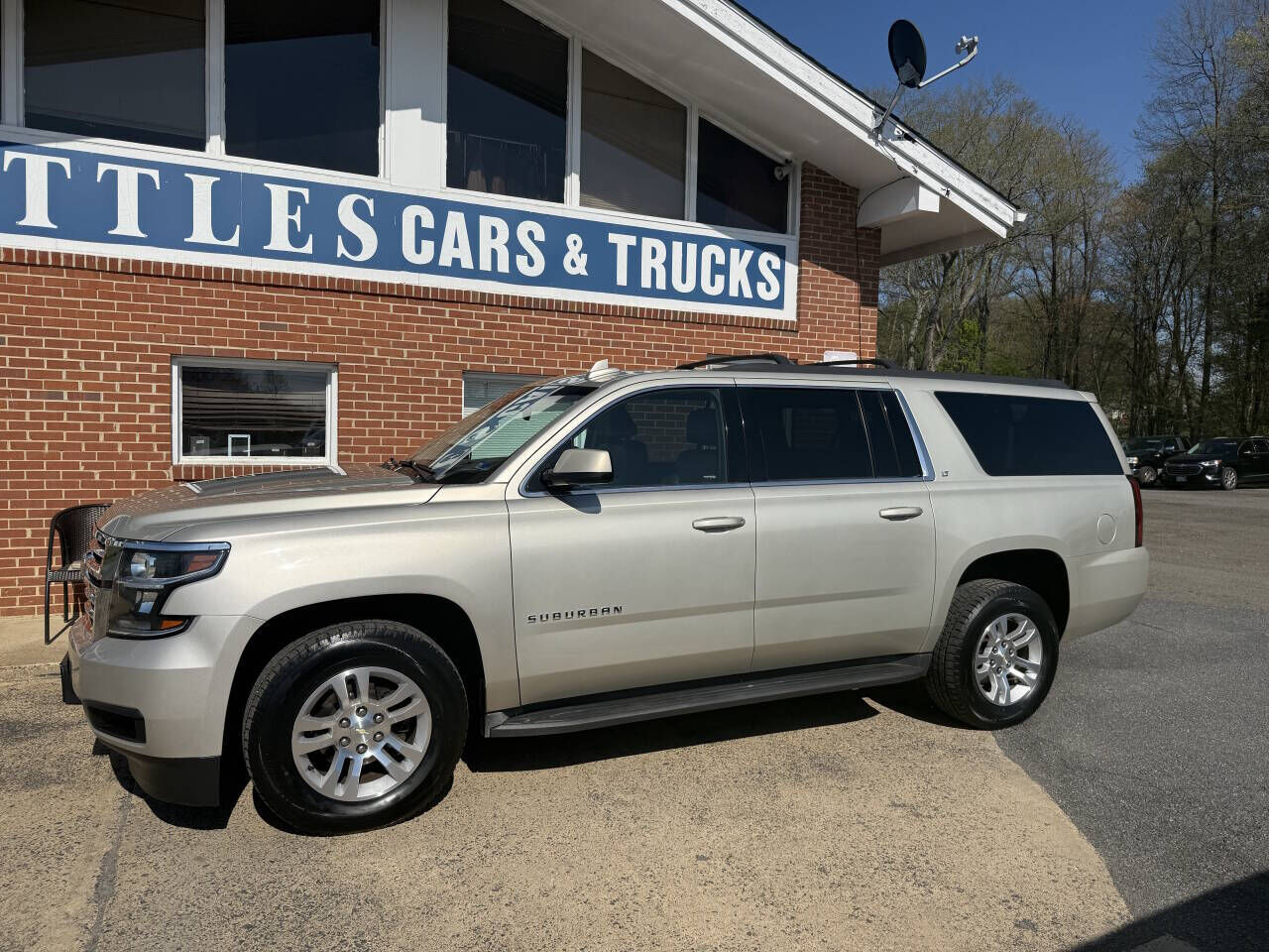 2016 CHEVROLET Suburban