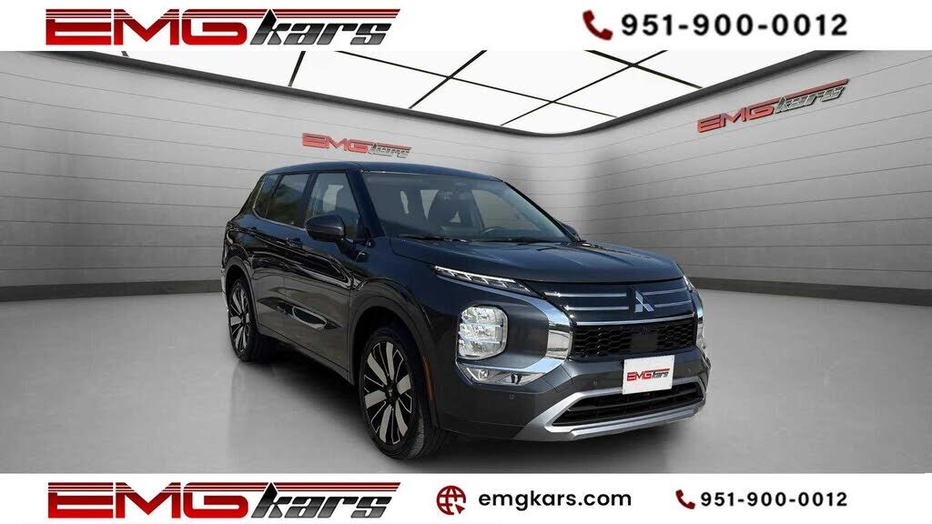 2025 MITSUBISHI Outlander