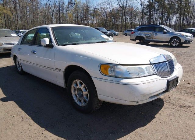 2000 LINCOLN Town Car