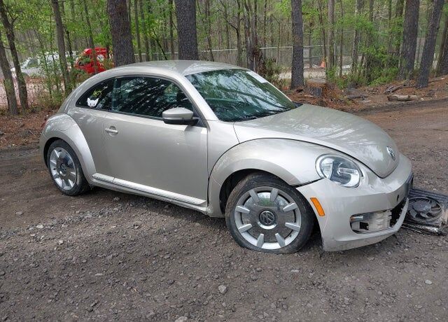 2012 VOLKSWAGEN Beetle